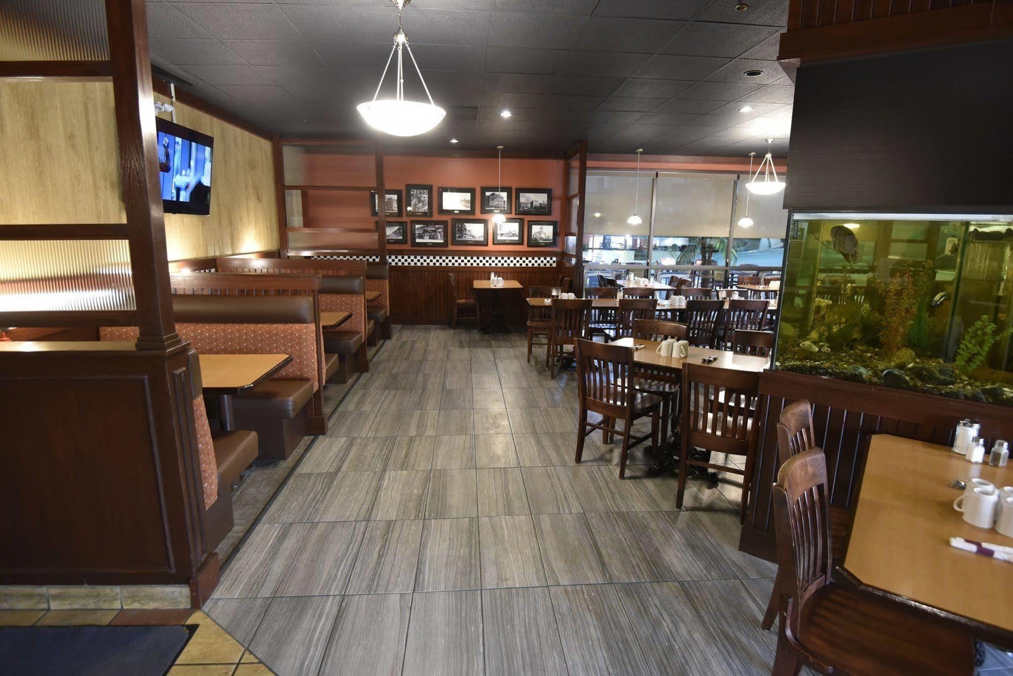 Tropical Inn - นอร์ธแบทเทิลฟอร์ด ภายนอก รูปภาพ